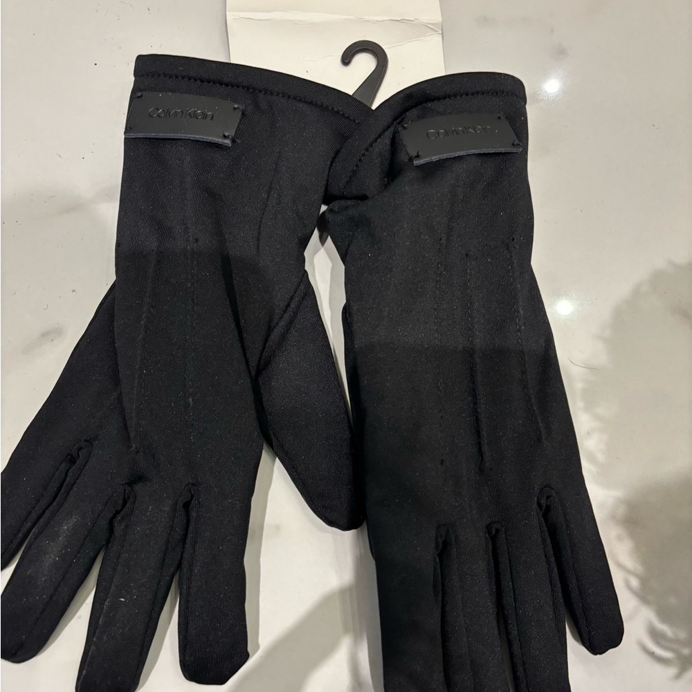 Calvin Klein woman’s winter gloves